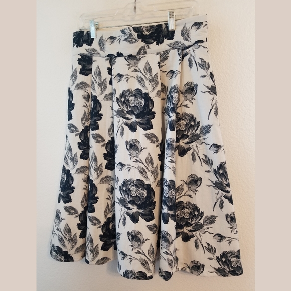 Eva Mendes NY&Co Blue Floral Jacquard Skirt Sz 6 - Picture 5 of 5